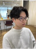 ツイストスパイラルパーマツーブロック波巻きメンズマッシュ