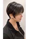 丸みシルエット×刈り上げのハンサムショート