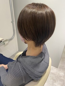 レヴリー(reverie) 艶髪脱白髪染めショート　心斎橋