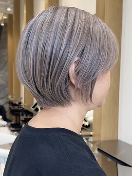 ソワネ 表参道(soigne) 表参道白髪ぼかし顔周りレイヤーくびれショートボブアッシュ40代