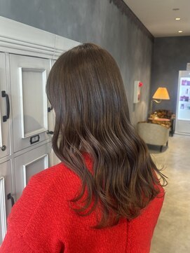 エスケープ トゥ ボナ(ESCAPE to bona.) ほんのりオリーブブラウンカラー