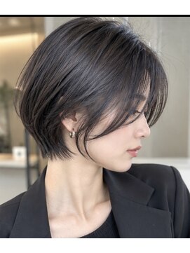 髪質改善サロン WE BE PARSLEY atre 川越店【ウィービーパセリアトレ】 【黒髪.暗髪でも重くない】モード質感.透明感シースルーショート