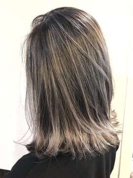 クレッシェレ(Crescere) ジェシカライツハイライト