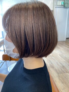 レボルトヘアー 松戸店(R-EVOLUT hair) 笹澤郁子　ほんのりピンク【つやつや丸みボブ】