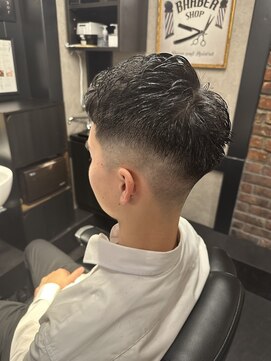 ブロートーキョー 有楽町店(Bro Tokyo) アップバングスキンフェードカット