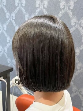 ルクールヘアアンドビューティー 燕三条店 首元すっきりボブヘア×顔周りカット|ヘルシースタイル