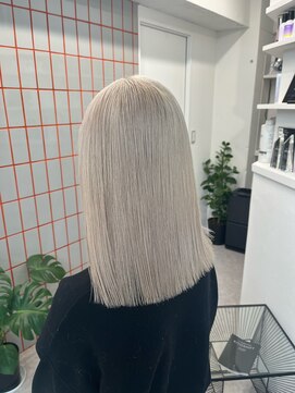 ペレ 渋谷(PELE) イメチェン/ホワイトブロンド/外ハネボブ/美髪/渋谷