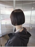 20代30代透明感暗髪アッシュブルーグレージュ丸みボブ