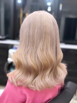 ラピス 福岡天神店(Lapis) やまでぃ/ミルクティーベージュ/ハイトーン/ブリーチ/髪質改善