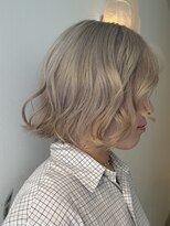 ユルク トウキョウ(jurk tokyo)&nbsp;一回ブリーチで作るホワイトブロンド