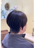 大人女性の前下がりショート