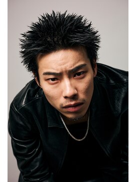 オーシャントーキョー ホワイト 原宿(OCEAN TOKYO WHITE) スパイキーショート刈り上げフェードツーブロック七三パーマ