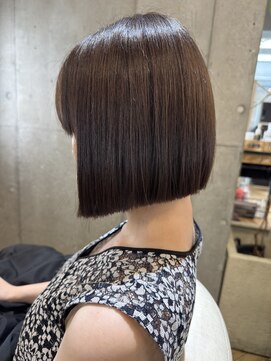 イリー 代官山(ILY) ミニボブ（耳掛けOK）