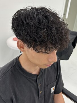 スパイラルパーマ　ツイスト　眉毛　マッシュ　メンズ