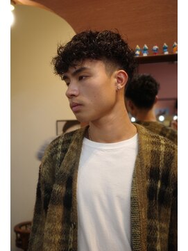 エディ(Edy) メンズスペインカールメンズパーマ刈り上げ外国人風眉毛カット