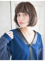 前下りボブは小顔に