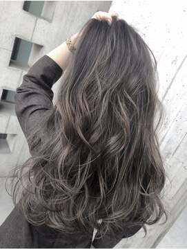 リバレッジ 広尾(Leverage) 白髪でもできる大人のお洒落ハイライト