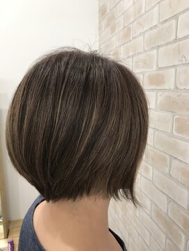 コトナ(kotona) 前下がりショート