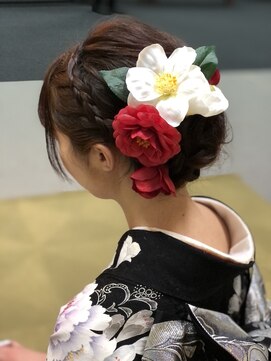 美容室ケインズナチュール アップスタイル[アースカラー/フレンチカジュアル]