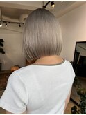 色落ち重視のくすみベージュカラー_short bob×silky milk_