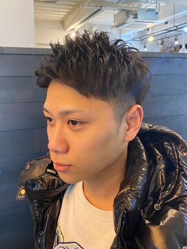 ディスイズバーバーサード(THIS IS BARBER 3rd) ツーブロック アップバング 束感ショート 黒髪