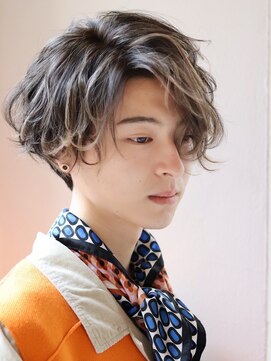 オーシャントーキョー サニー 原宿(OCEAN TOKYO Sunny) 波巻きパーマツイストスパイラルパーマツーブロックメンズ黒髪