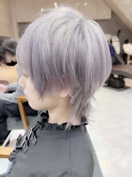 デイズ(days) アッシュグレージュカラー ホワイトカラー ツーブロックマッシュ