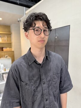 ヘアー アイス ルーチェ(HAIR ICI LUCE) センターパートパーマ 無造作パーマ メンズパーマ 大須 / 井上