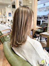 【白髪ぼかしハイライト】白髪を活かしたデザイン性のあるハイライトができるサロン