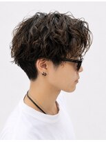 オルタナティブパレード(Alternative Parade) スパイラルパーマ マッシュカット センターパート ツーブロック