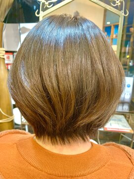 シュモレ フェリーク 検見川店 襟足すっきり/ナチュラルショートボブ