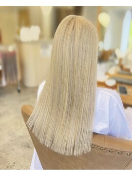 フツーロ 栄(FUTURO) プルエクステ