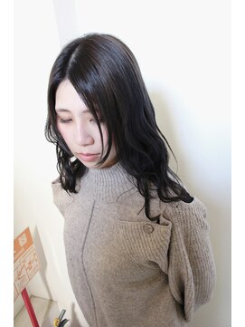 ビアージュ(Viage) :外はねレイヤー　:アッシュカラー　:暗髪