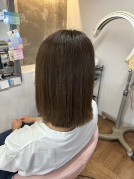 グート ヘアーメイク(gut HAIR MAKE) 切りっぱなしボブ 縮毛矯正 自然なサラツヤ髪 ストレート