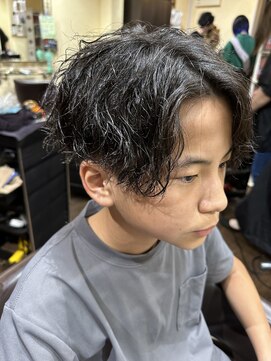 サムブリッジ(SOMEBRIDGE) キッズカット　ツイストスパイラルパーマ　メンズパーマ（SOME