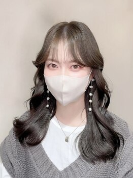 エヴリンアンドペイジ(Evelyn&paige)の写真/【元町駅徒歩5分＊】計算されたカット技術で、立体感＋動きのあるヘアに◎流行りのレイヤーカットも♪