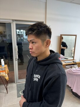 O アップバック束感ツイストパーマかき上げ黒髪メンズ