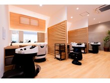 心地よさとプライベート空間を両立した半個室美容室