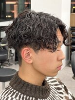 センターパート波巻きパーマスパイラルパーマツイストスパイラル