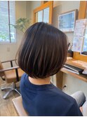 フラットショートボブ