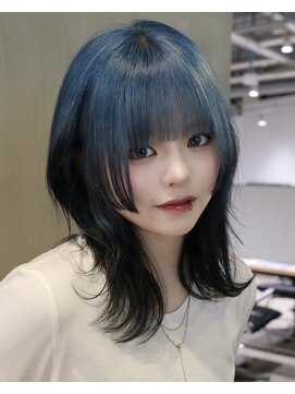 アマトウキョウ アユンチェ(AMA TOKYO×AYUNCHE) ルーツデザインカラー×ミディアムウルフ