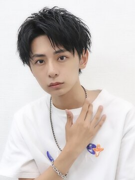 ビジネスショートアップバング黒髪ツーブロックマッシュ