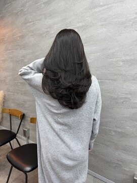 ソー(so.) レイヤーカット/30代/40代/50代/ダークグレー/横浜駅