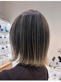 バレイヤージュ×外ハネ