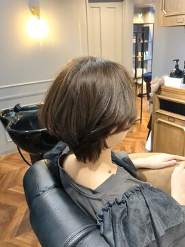 サロンドエー(SALON DE A) 襟足を残すショートボブ。【港南台駅/本郷台駅/洋光台駅】