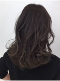 モノトーングレージュグラデーションセミディ
