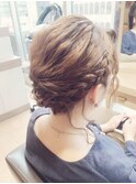 編み込みアップアレンジ