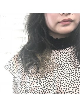 ヘアサロンM 新宿 チラ見せインナーカラー【担当.桜庭】