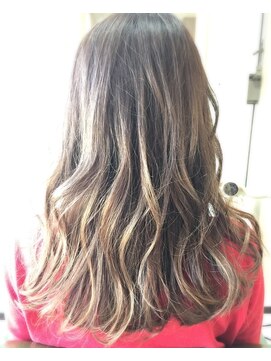 ブローチ ヘア(brooCH hair) バレイヤージュ