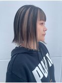 切りっぱなしボブアンブレラカラーブリーチミルクティーベージュ
